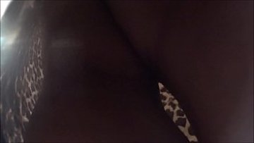 MI ESPOSA,BAJO LA FALDA CAMARA OCULTA
