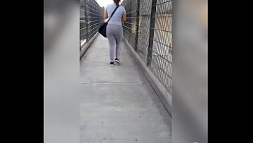 Culona rica en la ecovia