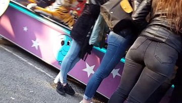 Candid ideal bubble backside in black jeans