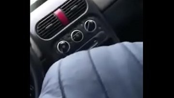 Se pone cachonda en el chevy