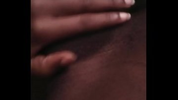 Kenyan nymph plays on her vagina