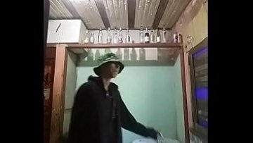 Chino gimiendo como puta