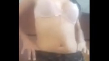 Fernanda Tellez se desnuda en la webcam