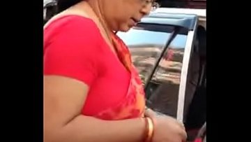 My fave type of aunty with meaty breasts and gorgeous back