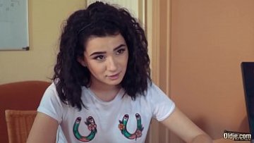 Adorable nubile pounded by massive dick granddad shoots a flow in her throat with cumplay