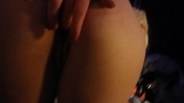 Dirty dancing whore gets fingered