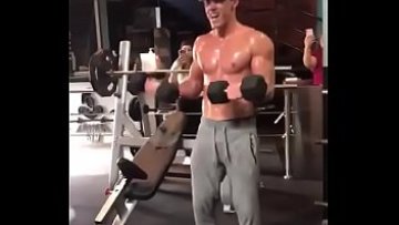 So&aacute i T&acirc y - V i u ph&ograve ng gym Cre- Wapayasos