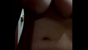 Tetona masturbandome