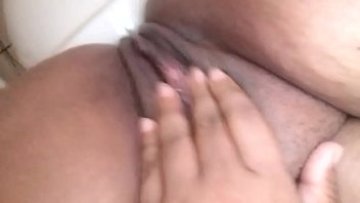 Minha visinha se masturbando gostoso